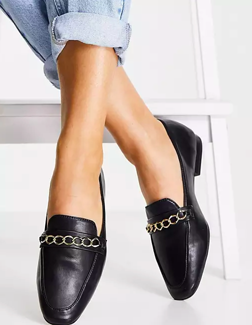 Black leather loafers with chains 