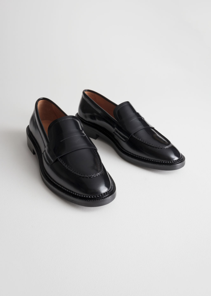 Round toe leather loafers 