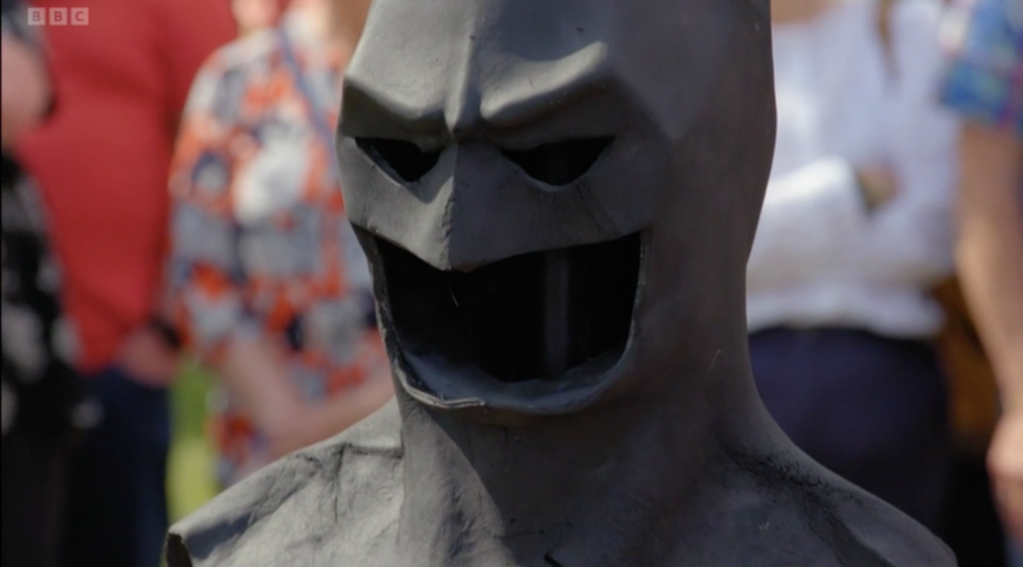 Antiques Roadshow viewers blown away by original Joker suit worn by Jack Nicholson worth £150,000