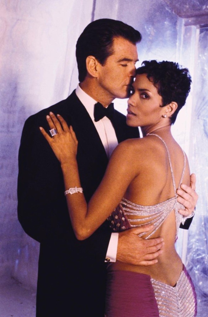  Pierce Brosnan and Halle Berry 