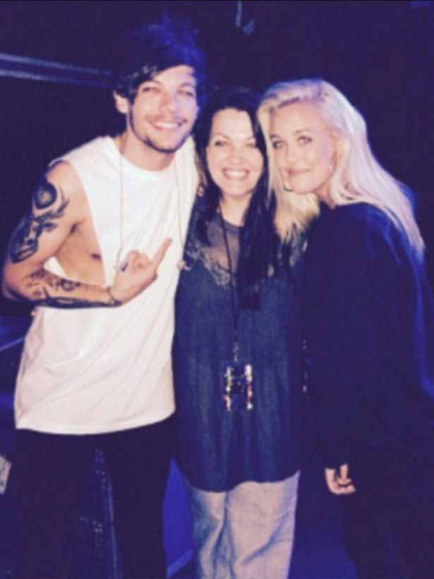 Lottie Tomlinson with Mum Johannah Deakin and brother Louis. 