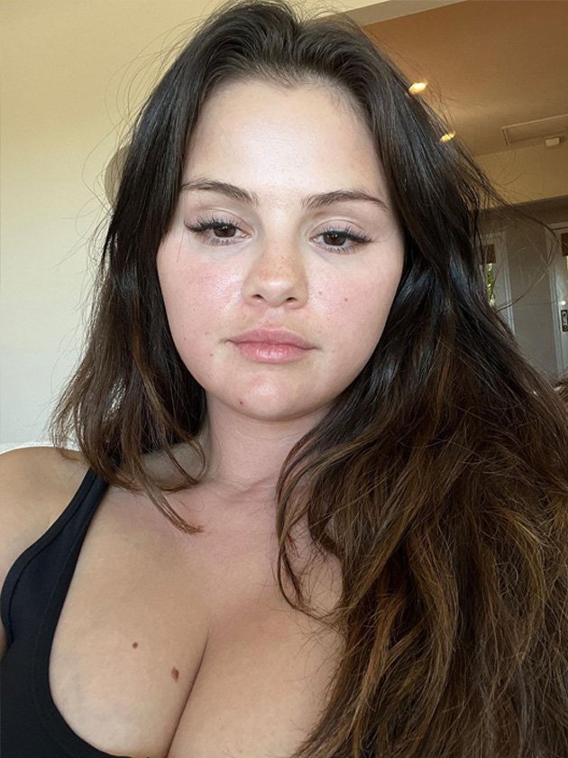Selena Gomez goes makeup-free and references Miley Cyrus' new song