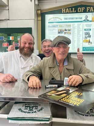 Bruce Springsteen stops for a pint and fish and chips in Dublin