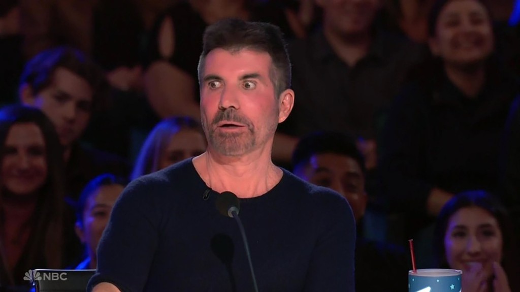  Simon Cowell is left less than impressed when confronted with a puppet of himself during an America???s Got Talent audition ??? 