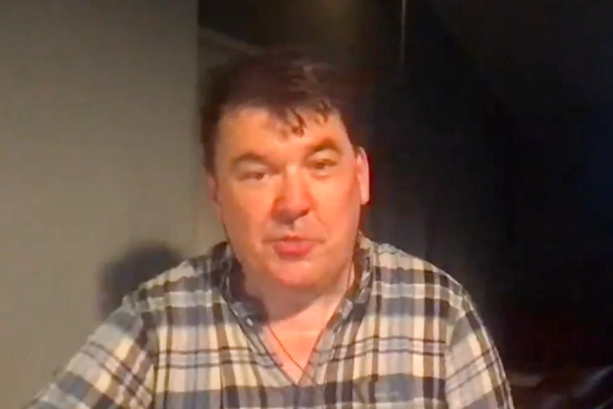‘Car crash’ Graham Linehan interview removed by TalkTV after anti-trans views ‘“Free speech” station TalkTV REMOVE Graham Linehan’s humiliating car-crash interview from their 11pm repeat,’ India remarked on social media.