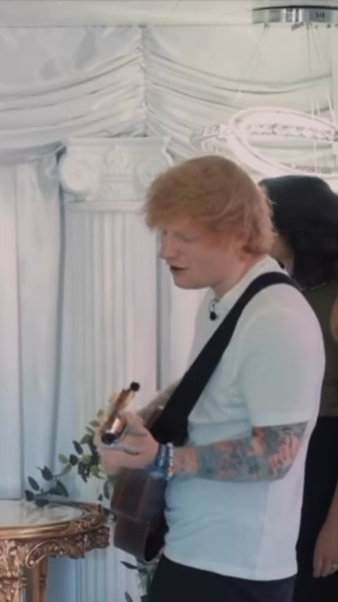 Ed Sheeran crashes fan's wedding