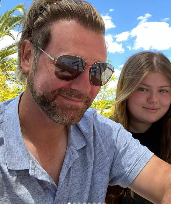 Brian McFadden posts message for daughter after Kerry Katona 's**t dad' claims