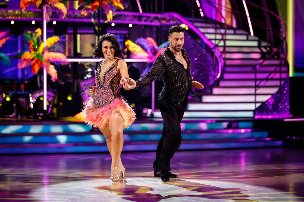 Amanda Abbington and Giovanni Pernice during their appearance on the live show on Saturday for BBC1's Strictly Come Dancing. Issue date: Saturday September 30, 2023