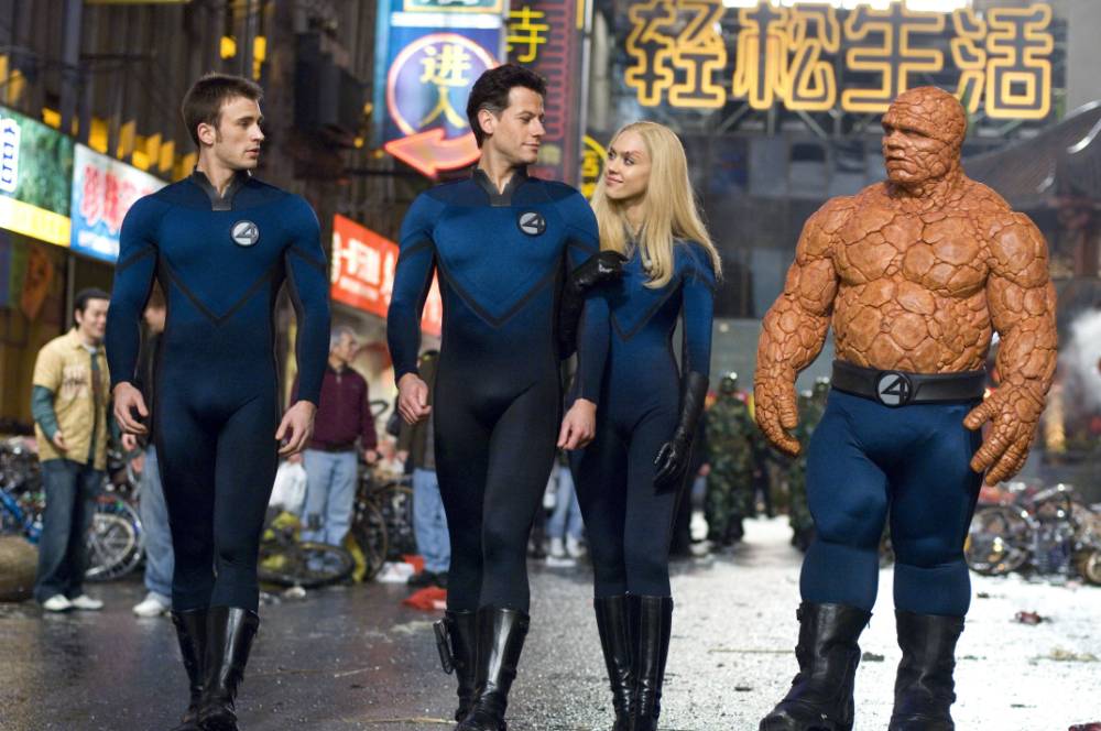 FILM Fantastic Four - Rise of the Silver Surfer (2007)Reed Richards (Ioan Gruffudd and Sue Storm (Jessica Alba) plus thing (no name supplied)