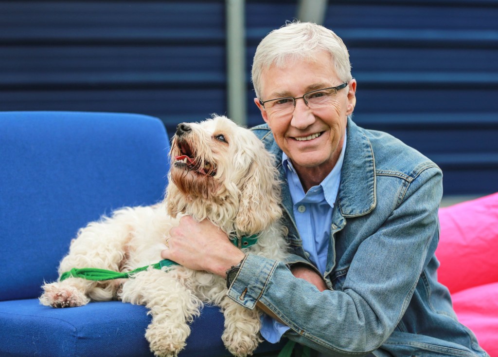  Paul O'Grady with a dog 