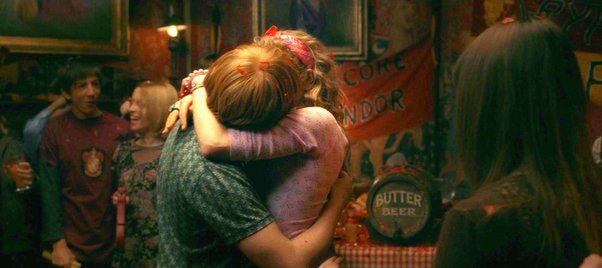 Jessie Cave as Lavender Brown and Rupert Grint as Ron Weasley in Harry Potter Half Blood Prince