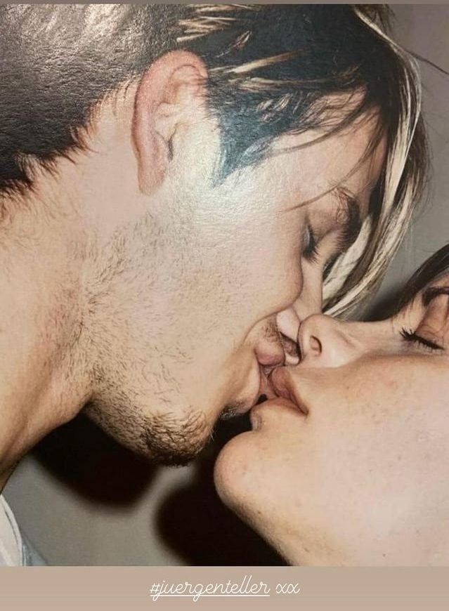 Victoria Beckham throwback kiss