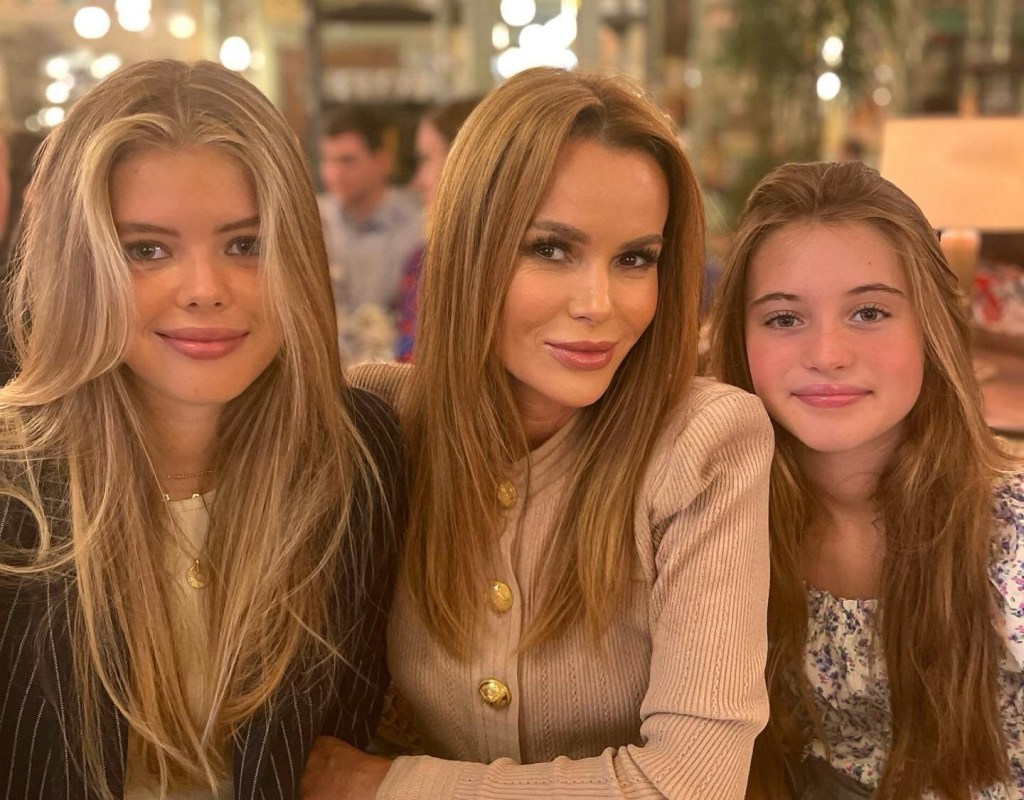 Amanda Holden with her daughtersLexi and Hollie